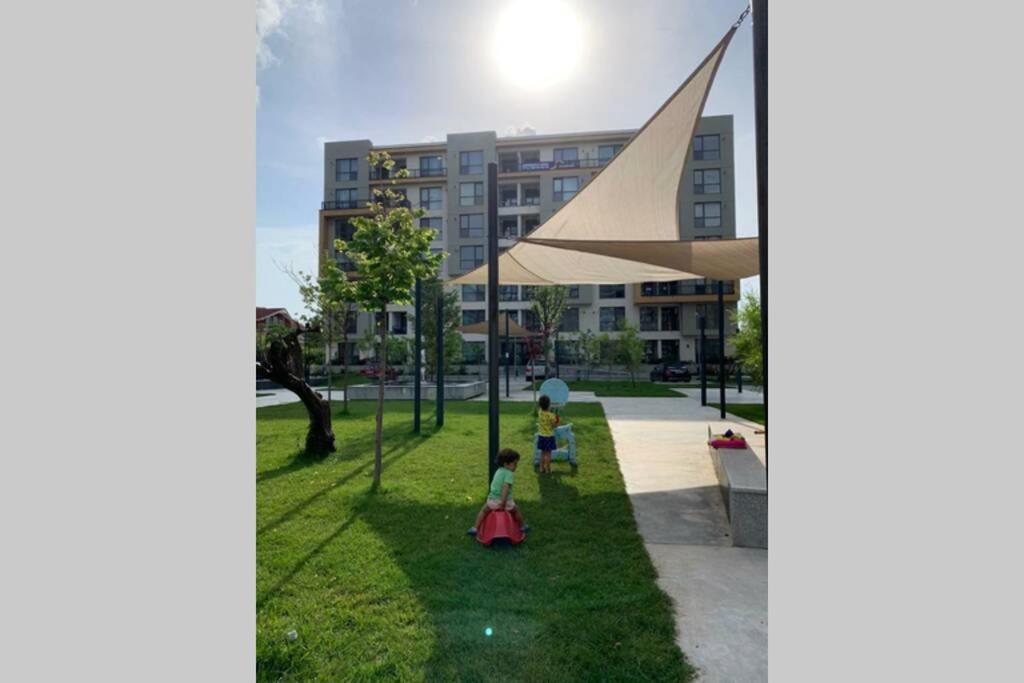 Andreve Apartment By Onix Blue Mamaia Nord, Baby Friendly, Private Parking ナボダリ エクステリア 写真